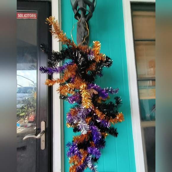 Halloween Swag, 32" Base with gold hanger - Picture 3 of 8